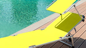 Lettini prendisole affitto piscina Roma